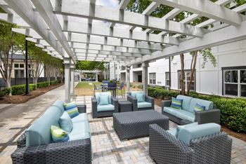 Outdoor lounge with fire pit